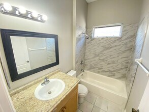 11946 Redbridge Dr in Orlando, FL - Building Photo - Building Photo