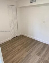 7390 SW 30th Terrace in Miami, FL - Foto de edificio - Building Photo