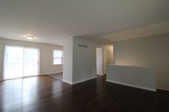 10113 W 89th St in Overland Park, KS - Building Photo - Building Photo