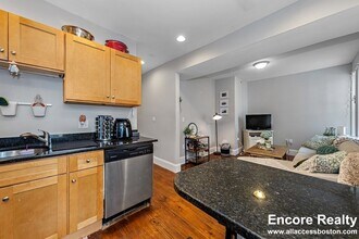 16 Sewall St, Unit 2 in Boston, MA - Foto de edificio - Building Photo