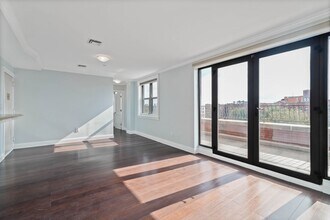 235 Ocean Pkwy in Brooklyn, NY - Building Photo - Building Photo