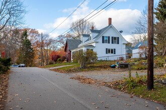 21 Old Ferry Ln in Kittery, ME - Building Photo - Building Photo