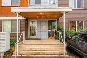 3866 SE Taylor St in Portland, OR - Foto de edificio - Building Photo