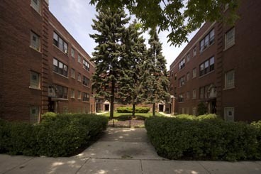 property at 744 W Aldine Ave