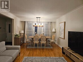 275 Hounslow Ave in Toronto, ON - Building Photo - Building Photo