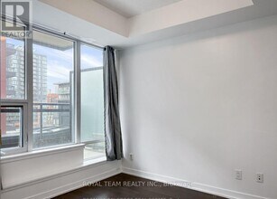225-225 Sackville St in Toronto, ON - Building Photo - Building Photo