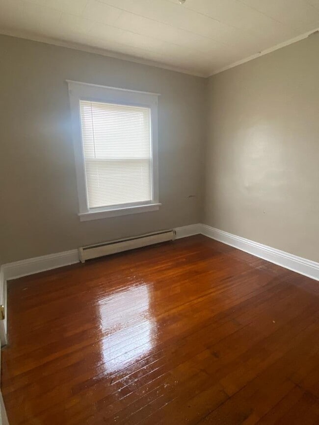 230 Pullman Ave, Unit #1 in Rochester, NY - Foto de edificio - Building Photo