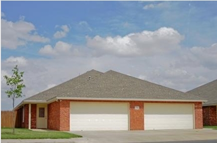 Village Townhomes in Lubbock, TX - Building Photo - Building Photo