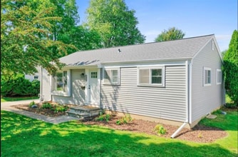 1222 S Oneida St in Green Bay, WI - Foto de edificio - Building Photo