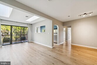 2802 Dartmouth Rd in Alexandria, VA - Building Photo - Building Photo