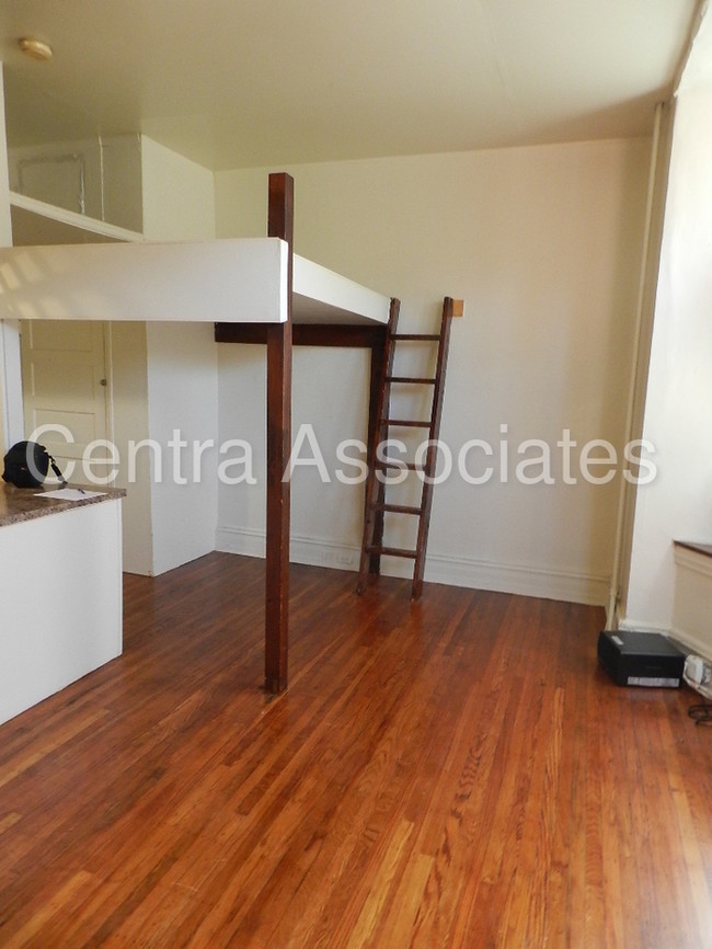 2227 Delancey Pl-Unit -2F in Philadelphia, PA - Building Photo - Building Photo