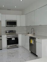 345 SW 49th Ave in Coral Gables, FL - Building Photo