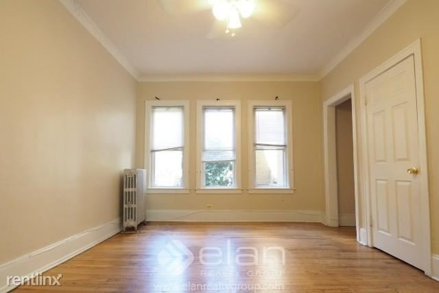 4933 N Whipple St-Unit -Apt 2N in Chicago, IL - Foto de edificio - Building Photo