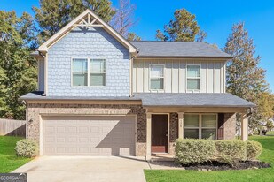 128 Pristine Dr in Locust Grove, GA - Building Photo