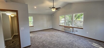 884 E Greenway Ct in Derby, KS - Building Photo - Building Photo