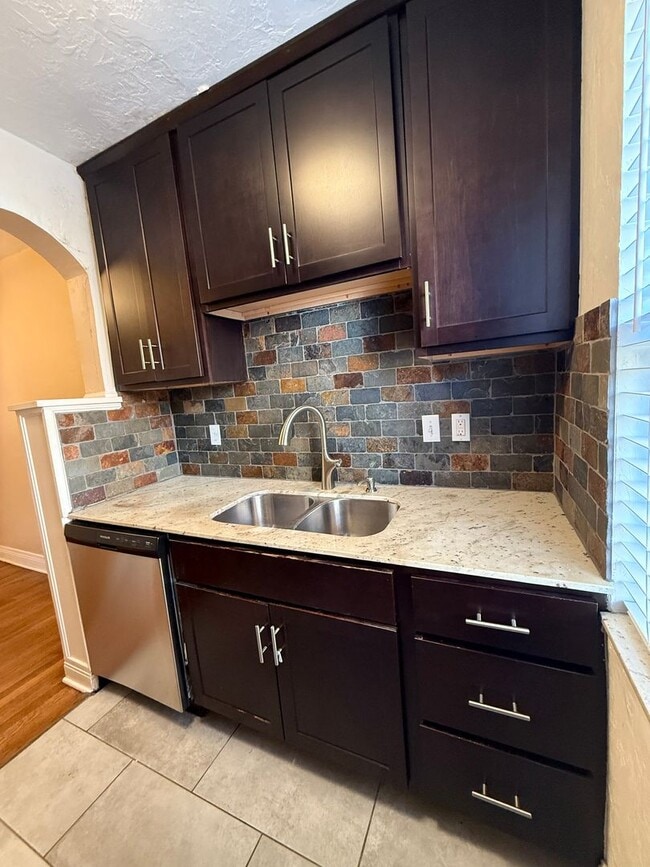 property at 1712 N Indiana Ave