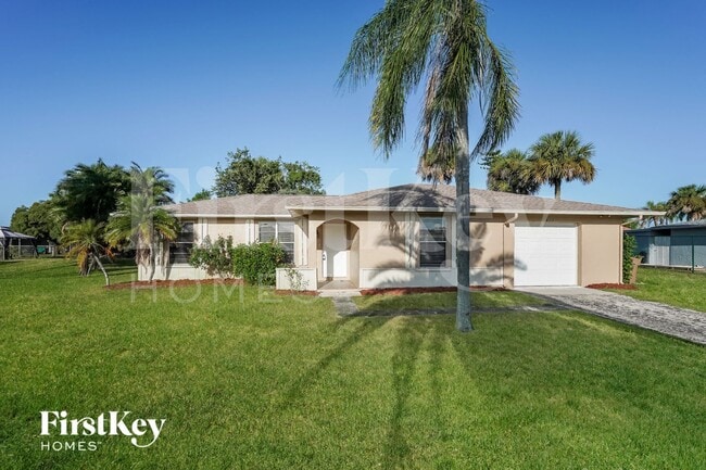 property at 1423 Caywood Cir S