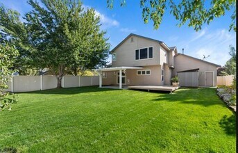 5073 N Dove Ridge Pl in Meridian, ID - Building Photo - Building Photo