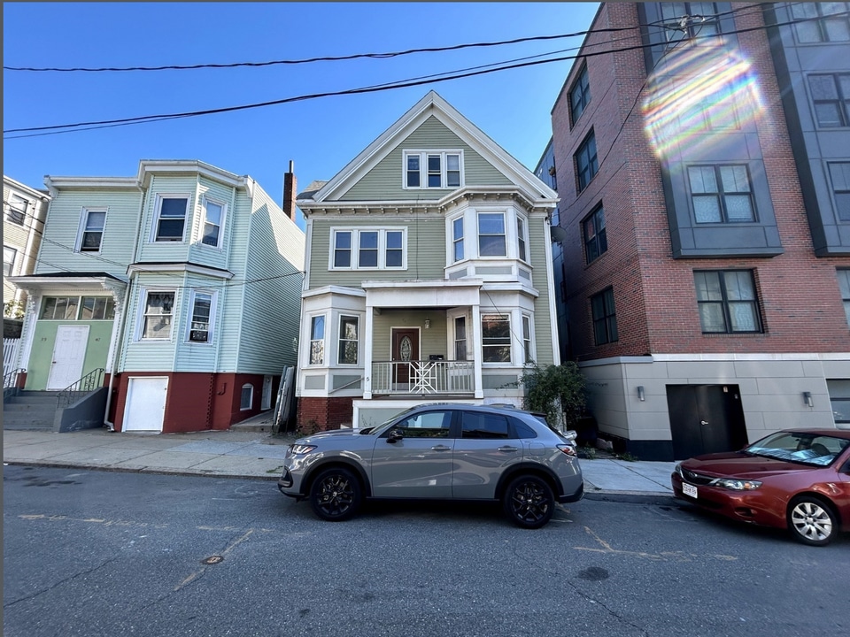 5 Falcon St, Unit 2 in Boston, MA - Building Photo