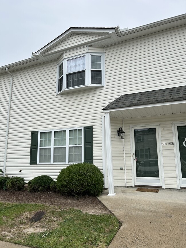 1222-12W3 Cross Creek Cir in Greenville, NC - Building Photo - Building Photo