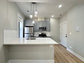 437 W Belden in Chicago, IL - Building Photo - Building Photo