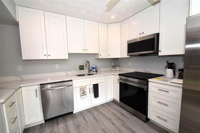 1657 Brookhouse Cir in Sarasota, FL - Building Photo - Building Photo