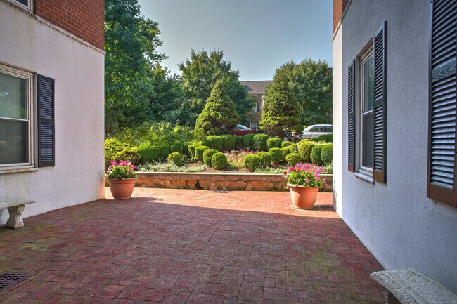 7 4th St in Stamford, CT - Building Photo - Building Photo