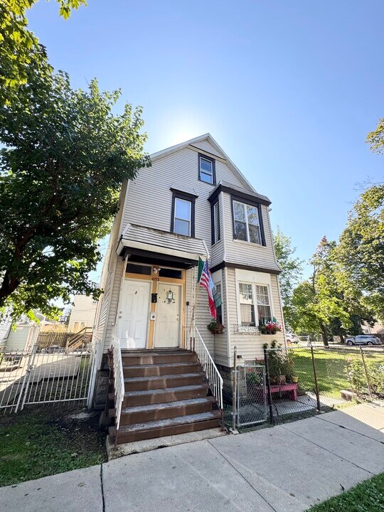 4153 W Wabansia Ave in Chicago, IL - Building Photo