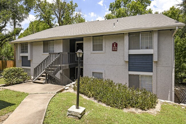 Bartons Mill Apartments in Austin, TX - Foto de edificio - Building Photo