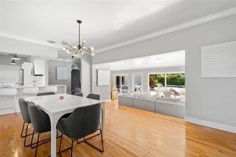 10626 NE 10th Ct in Miami Shores, FL - Building Photo - Building Photo