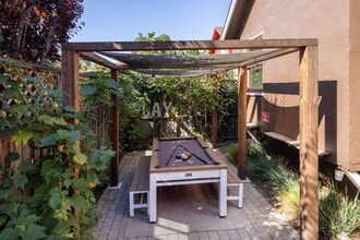431 Clifton St in Oakland, CA - Building Photo - Building Photo