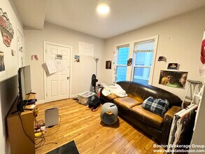 733 Parker St, Unit 2 in Boston, MA - Building Photo - Building Photo