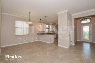 11327 Sweetgrass Dr in Bradenton, FL - Foto de edificio - Building Photo