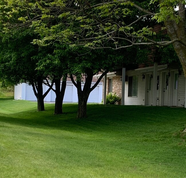 1801 Wildlife Dr in Kewaskum, WI - Building Photo - Building Photo