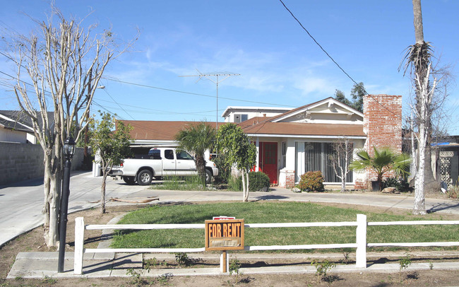 3735 Almond Dr in Oxnard, CA - Building Photo - Building Photo