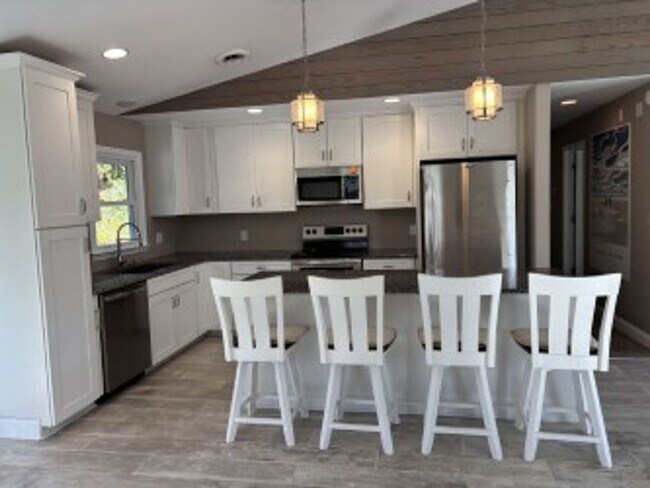 133 Doe Dr in Emerald Isle, NC - Building Photo - Building Photo