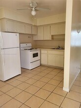 16041 NE 19th Ct, Unit 2 in North Miami Beach, FL - Building Photo - Building Photo