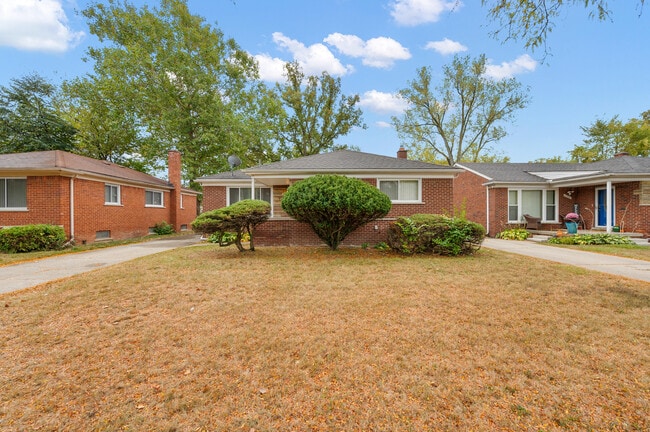 21848 Sussex St in Oak Park, MI - Building Photo - Building Photo