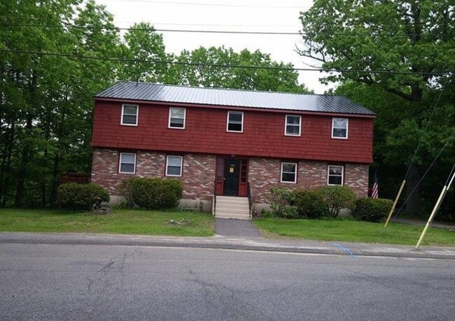 122 Pleasant St, Unit 3 in Franklin, NH - Building Photo - Building Photo