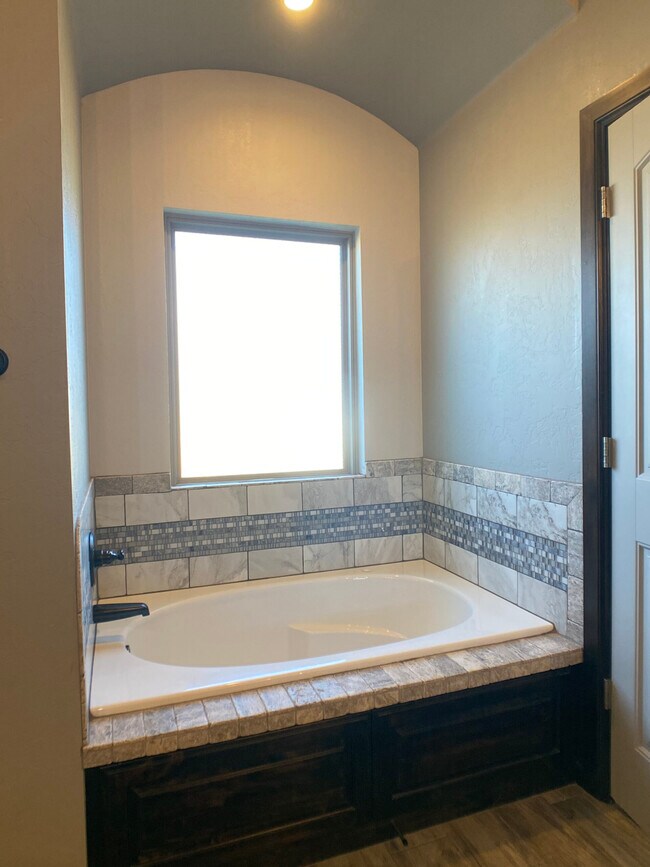 77 NE Simmons Cir in Fletcher, OK - Building Photo - Building Photo