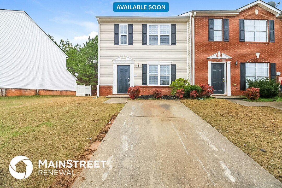 7714 Bernardo Dr in Riverdale, GA - Building Photo