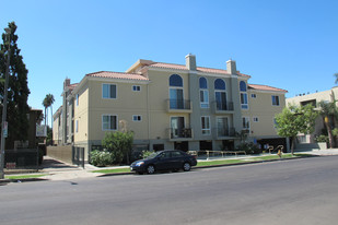 14628 Sylvan St Apartments