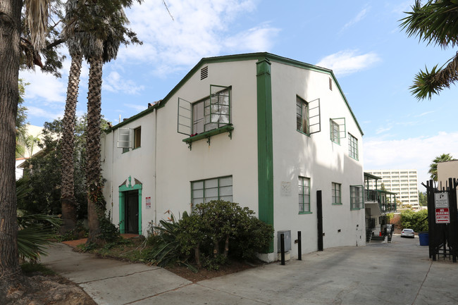 488 Landfair Ave in Los Angeles, CA - Building Photo - Building Photo