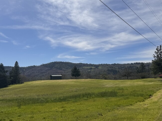 6452 NE Dole Rd in Myrtle Creek, OR - Building Photo - Building Photo