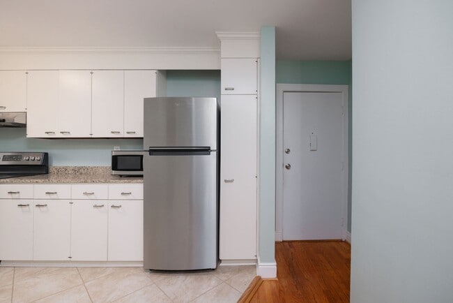 4050 Forest Hill Ave in Richmond, VA - Building Photo - Building Photo
