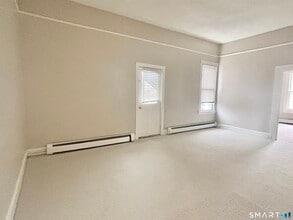 41 Saugatuck Ave in Westport, CT - Building Photo - Building Photo