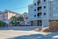 Seacoast Villas in Folly Beach, SC - Foto de edificio - Building Photo