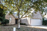 8995 William Paul Dr in Olive Branch, MS - Foto de edificio - Building Photo