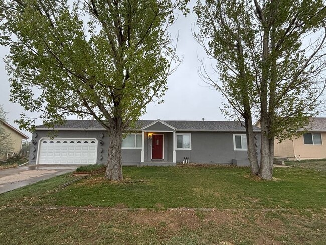 property at 160 E Eads Dr
