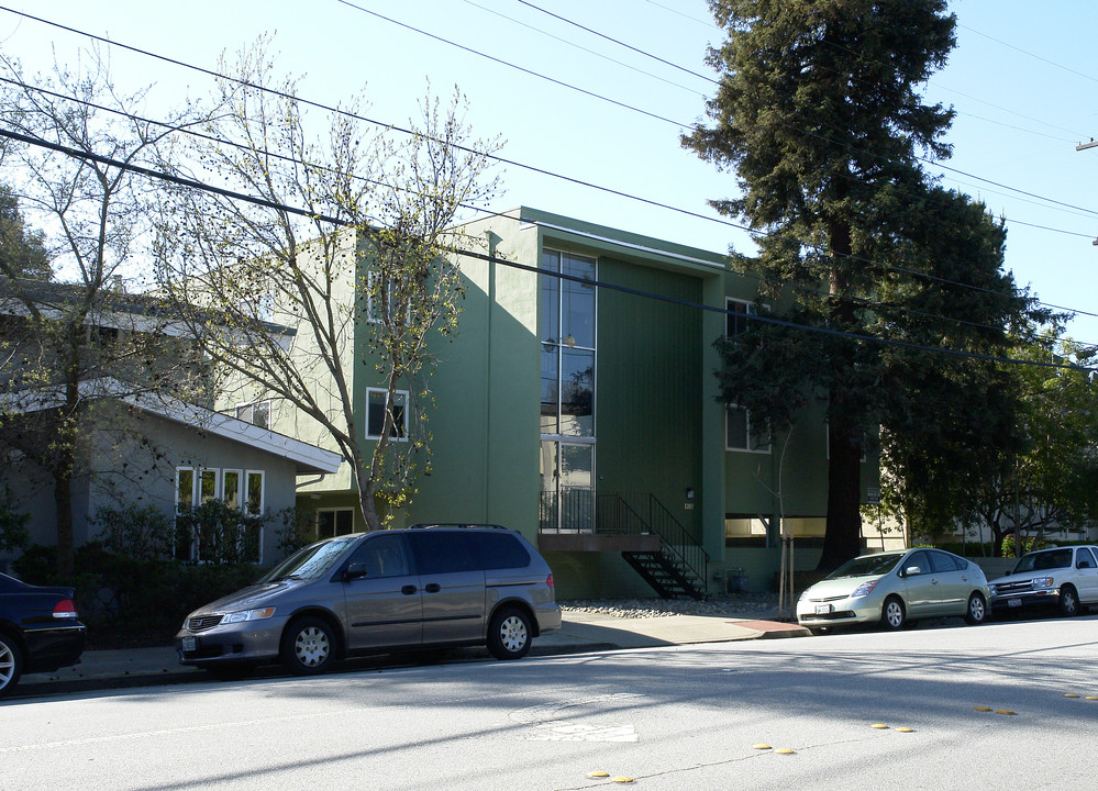 Hopkins and Regent Apartments in Redwood City, CA - Building Photo